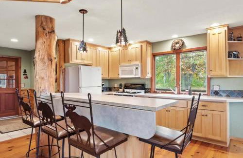 Winter Hideaway Lakeside Cabin Snowmobile - Foto 13