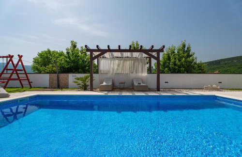 Villa Anja is a 4 bedroom villa with a 32 sqm heated pool near Imotski - Foto 4