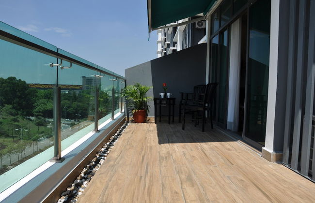 Lawang Suite Apartment With Balcony - Photo 44