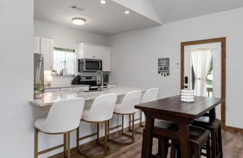 Lakeview Oasis with Patio, Dock & Black-stone Griddle - Foto 6