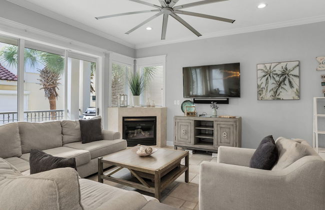 4BR Home, Private Pool, Steps From Beach, Minutes to Top Attractions - Foto 20