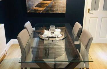 2 double bedroom large modern self contained apartment Free parking - Foto 8