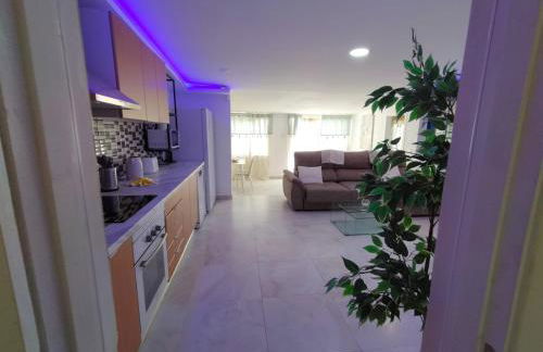 Villa LiLo Private House with Heated Pool - Foto 26