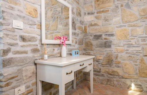 Villa Denis Village in Central Istria for 28 people pet friendly complex of 4 stone houses - Photo 15