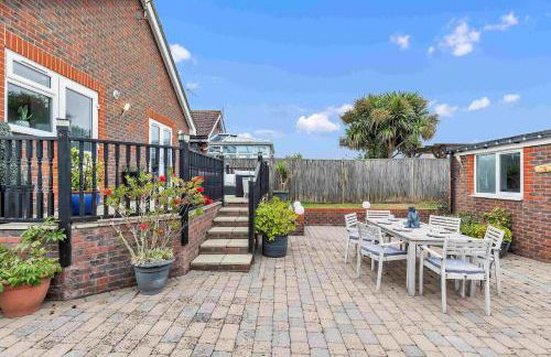 Sea Downs House with Free Parking By My Getaways - Foto 37