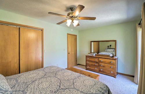 Scenic Riverview Getaway with Screened Porch! - Foto 12