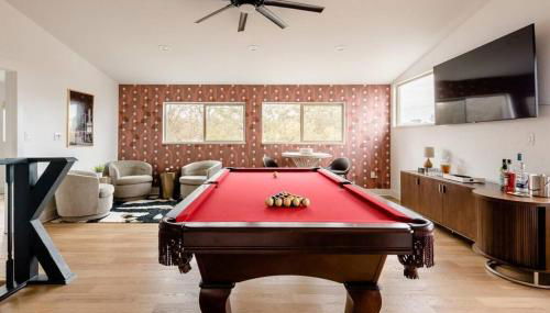 Bachelor/Bachelorette Mansion In the Heart of ATX - Photo 3