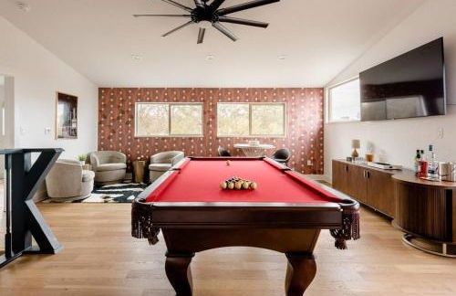 Bachelor/Bachelorette Mansion In the Heart of ATX - Photo 3