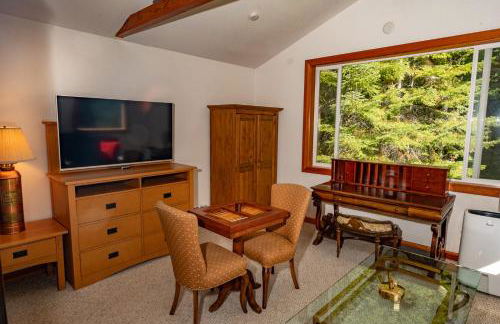 Private Two-Cabin Retreat Near Silverwood Theme Park - Sleeps 15 - Photo 50