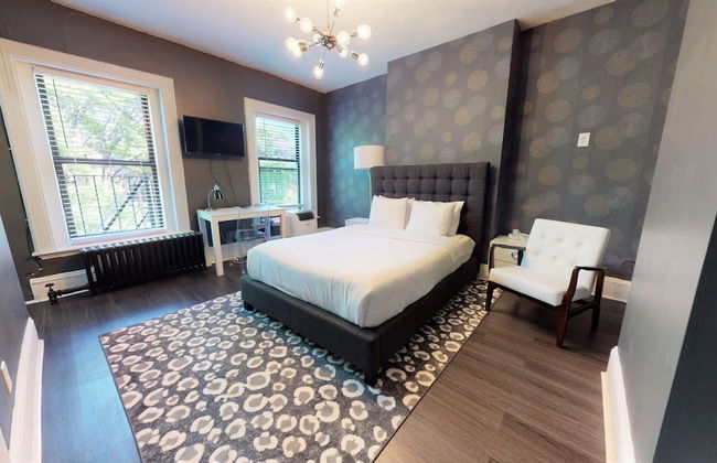 Premier Suites - Bay Village - Photo 7