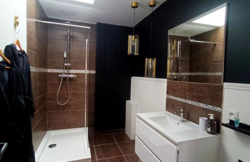 Cocon romantique avec jacuzzi extérieur - Foto 6