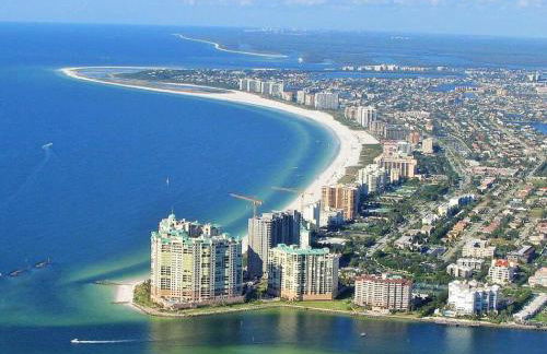 5* 3 BR 3 BA Home 4 min walk to beach & JW Marriott w/heated pool - Foto 48