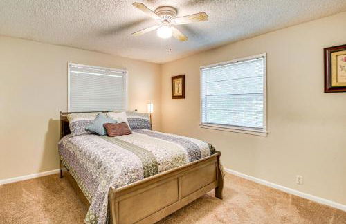 half Mi to DeSoto Lake Hot Springs Village Home - Foto 13