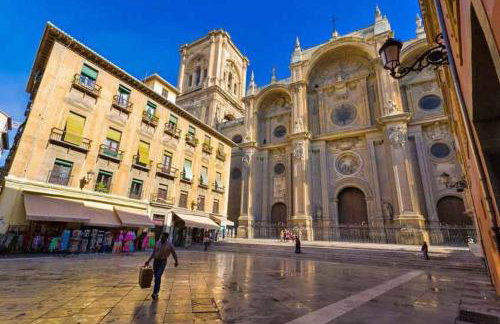 Charming apartment historic centre Granada 80 m² + balcony - Photo 18