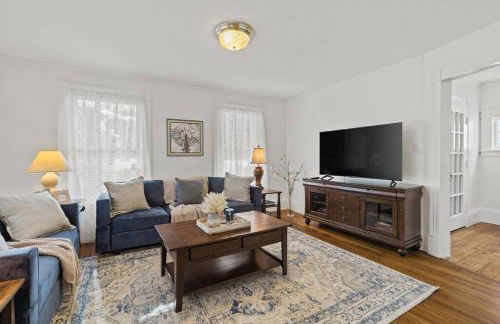 Prime West Hartford Center Location- Historic Gem - Foto 7