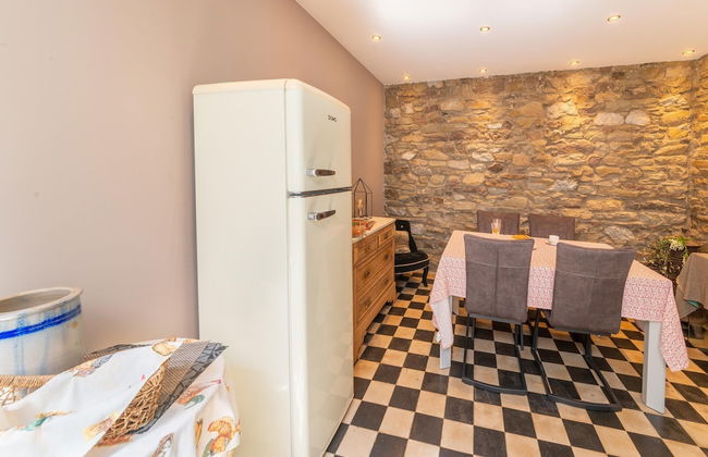 Stylish Stay Near Forest - Foto 29