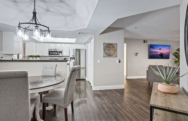 Beautiful Newly Remodeled 2-bdrm Biltmore Condo! - Foto 9