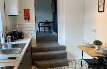 Windsor 4 - Spacious beautiful 4 bdrm maisonette nr Ncle free wifi free parking - Foto 21