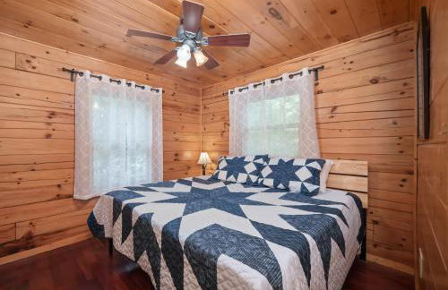 Spectacular Log Cabin Home 45 minutes to Asheville - Foto 7