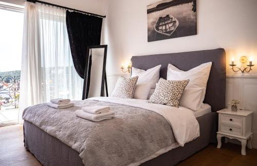 Elegant Hvar town villa with pool - Photo 4