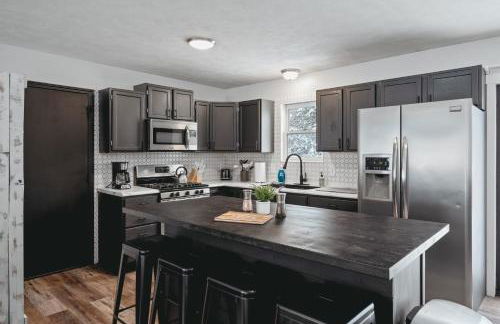 Pet Friendly 3BR 3BA Home near Traverse City with Game Room and Fenced Yard - Foto 7