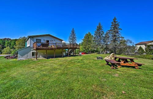 Cozy Apt with Hot Tub and Deck, 10 Mi to Stowe Resort! - Foto 24