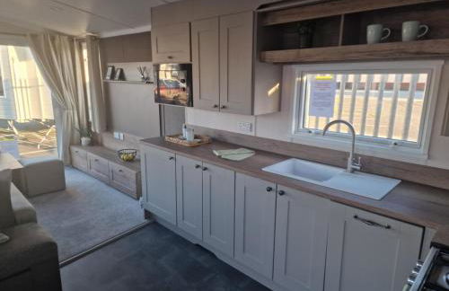 Serenity - Luxury Hot Tub, Sunnymede, Fantasy Island, Ramped Access, Parking, 2 dogs max - East Coast Holidays - Foto 23