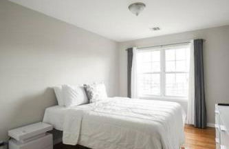 Newark Liberty Brick House - Private Bedroom 3 - Foto 10