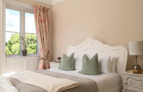 Downwood Vineyard Manor House in Idyllic Countryside - Photo 44