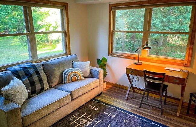 Firefly Lodge! Boardman River! Hot Tub! Woodstove! - Foto 36