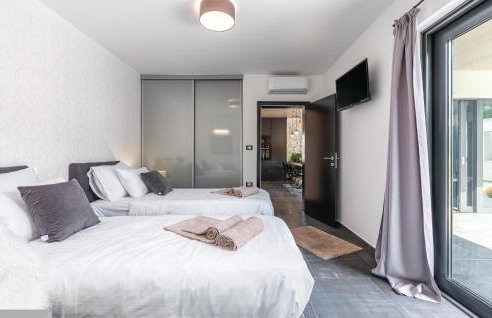 Stunning Home In Sivati - Photo 50