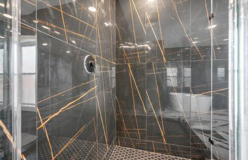 Tranquil Escape- Spa Bath & Pool for One or Couples - Foto 2