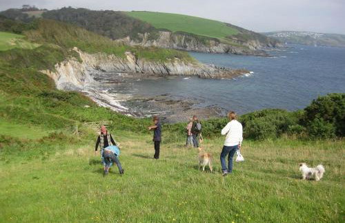 The Old Stables of heritage Tregrehan Garden Cottages on South Coast - Photo 26