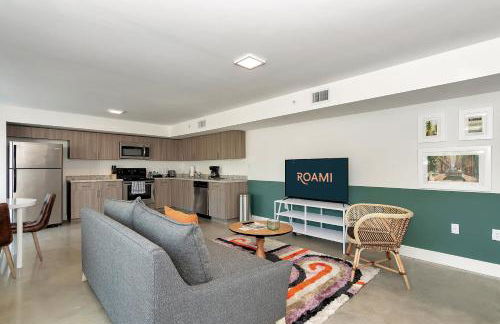 Roami at Grove 27 - Photo 78