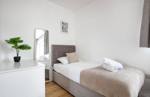 City Gem - 2 Bed House, 6 mins from Liverpool Street, Shops & Restaurants - Foto 13