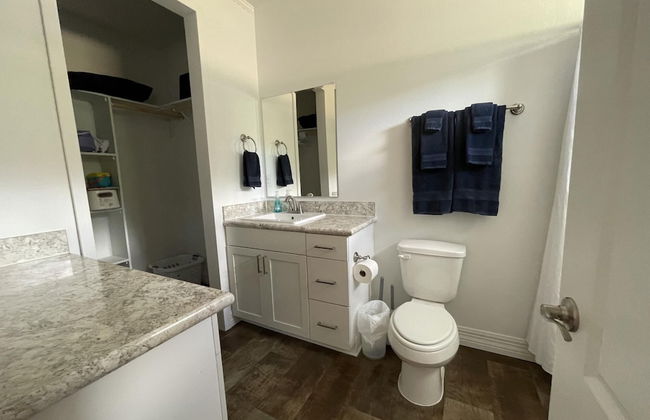 NEW 2bed 2bath With Creek and Open Spaces - Foto 7