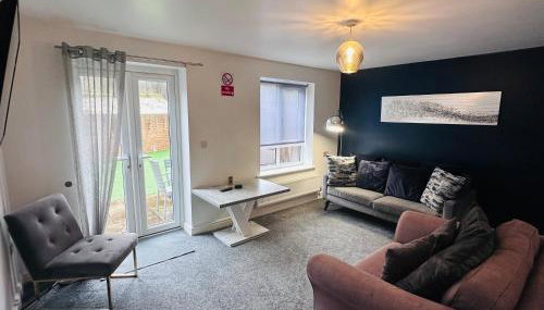 Barber House, Hoyland with two allocated parking spaces - Foto 1