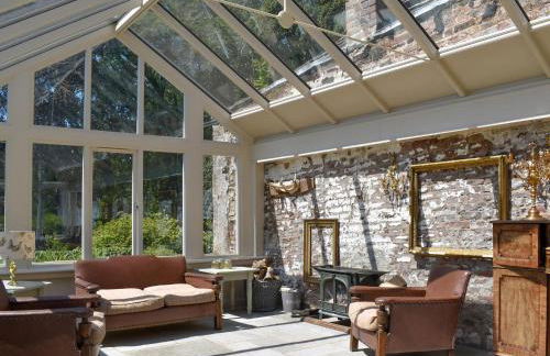 The Courtyard Suite - Photo 17