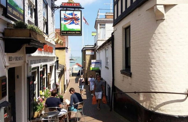 Impeccable 3 bed 2 Bath Central Cowes Cottage - Foto 13