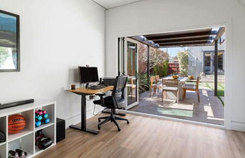 Sun-Drenched Spanish Manor Home in Mar Vista - Foto 52