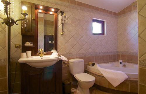 Elena Villa, an Authentic Retreat with Private Pool, By ThinkVilla - Foto 24