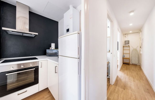 AinB Barcelona Sants Apartments - Photo 65