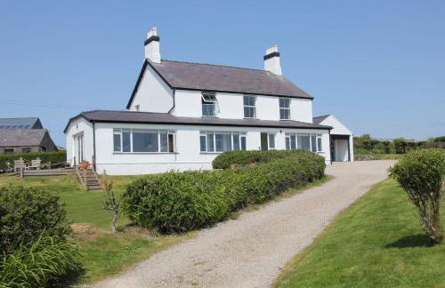 Spacious seaside family house in Aberdaron with large garden and stunning sea views - Photo 62