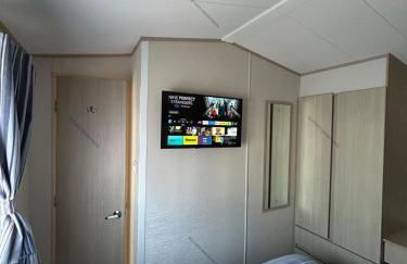 Blue skies golden gate holiday centre,towyn ,abergele - Photo 13