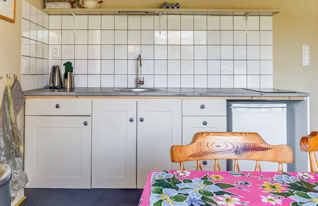 Cozy Vacation Home With Terrace - Photo 8