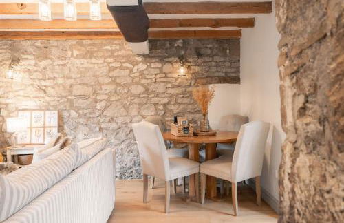 Mycock Cottage - Photo 6