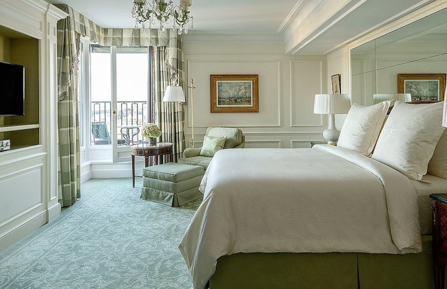 Four Seasons Hotel George V - Photo 30
