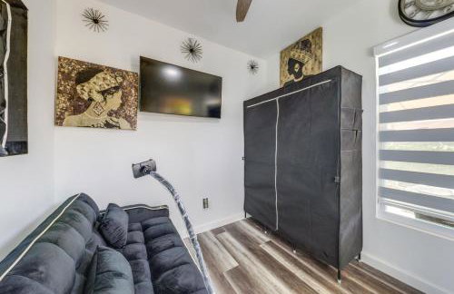 Mod Bungalow with Ultra-Private Outdoor Hang Space! - Foto 11