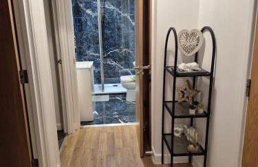 Sapphire Luxe- Basingstoke Sleeps 4 with Free Parking - Foto 10