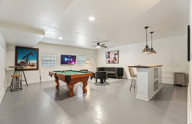 Spacious Lakefront View With Hot Tub and Pool NH - Photo 21